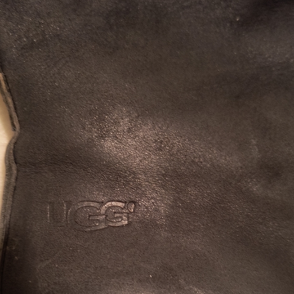 Size 6 UGG Women's Black Leather Shearling-Lined Boots - Picture 2 of 8